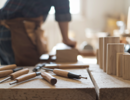 Comment réaliser un meuble de rangement sur mesure pour ma maison ?